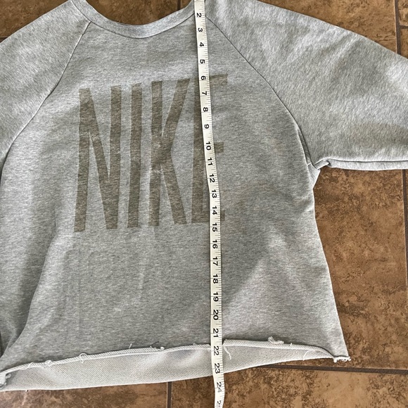 nike grey cut off sweatshirt size m - Picture 2 of 8